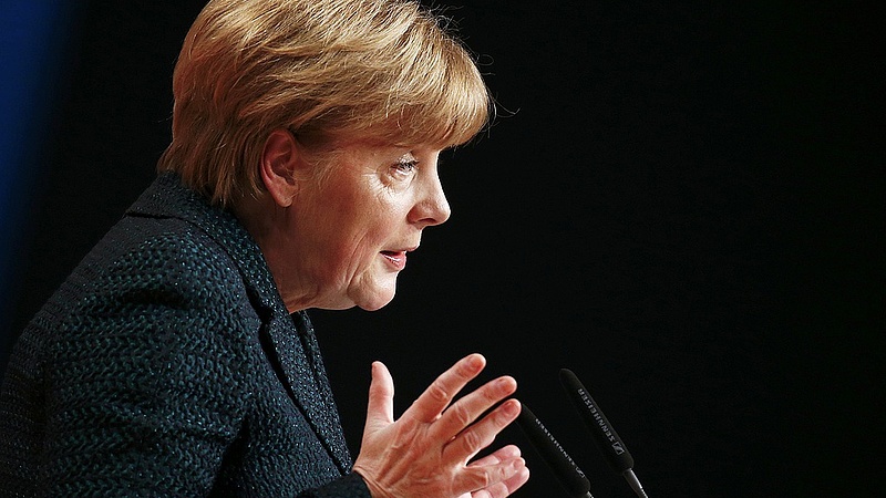 Merkelt csúnyán megzsarolták
