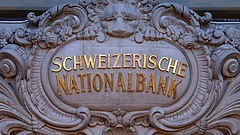 Marad a svájci jegybank ultralaza monetáris politikája