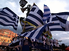 Ezrek tüntettek Athénban