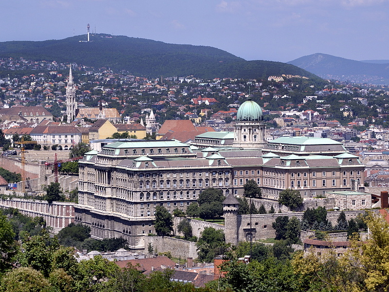 Budavári palota: óriási falikárpit és függöny érkezik