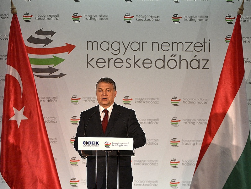 Orbán a nyugati és a keleti világ együttműködését szorgalmazza