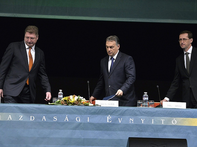 Adócsökkentést ígér Orbán (bővített)