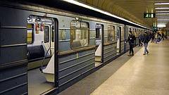 Kiderült, kik újítják fel a 3-as metró állomásait