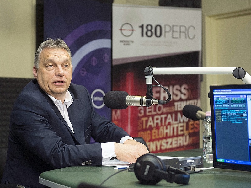 Orbán: mindenki léphet egyet előre