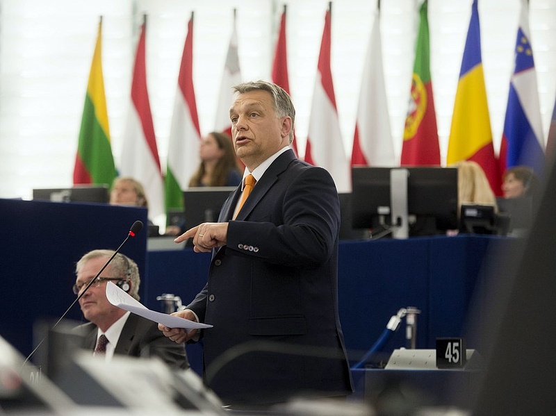 Az EU tagállamai maguk dönthessenek a bevándorlásról Orbán szerint