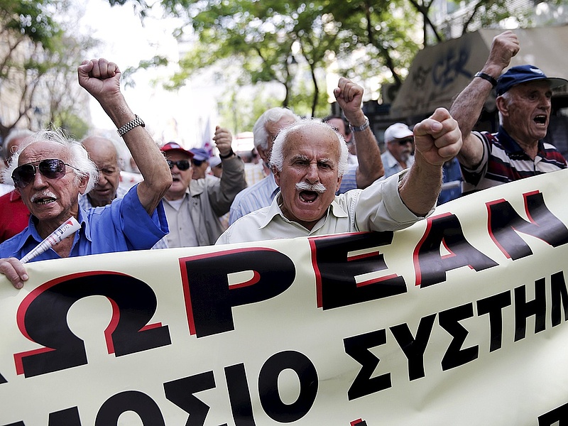 Vita a nyugdíjcsökkentésről - valaki hazudik a görögök szerint 