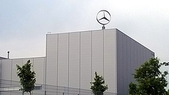 Drasztikus létszámcsökkentés jön a Mercedes gyáraiban