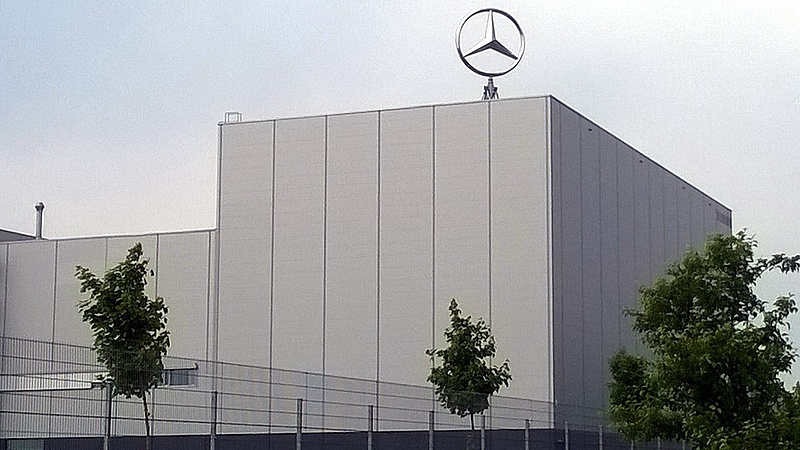 Újraindul, aztán szinte mindjárt le is áll megint a kecskeméti Mercedes-gyár