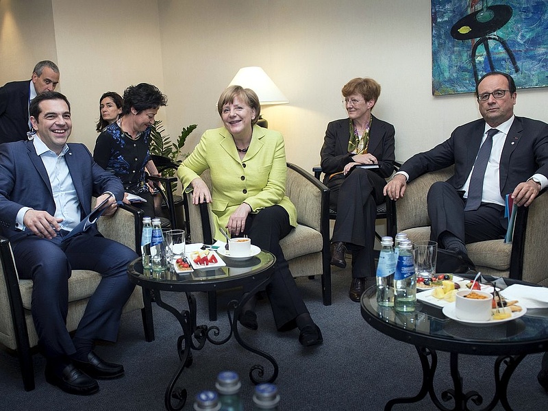 A tét a 13. havi nyugdíj - Merkel helyretette a görögöket 