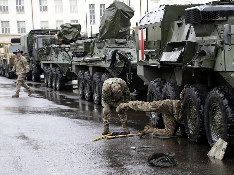 Ukrán-orosz-válság: érkeznek az amerikai katonák Romániába