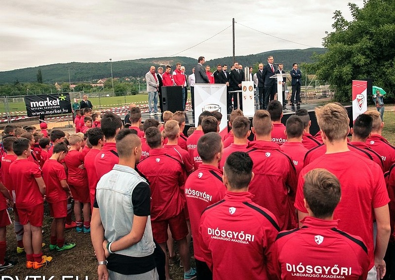Újabb focicsapatot vehet Mészáros Lőrinc