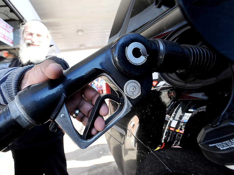 Emelkedett a benzin ára