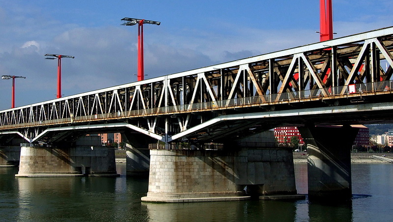 A Duna Aszfalt szélesítheti ki a Déli összekötő vasúti hidat