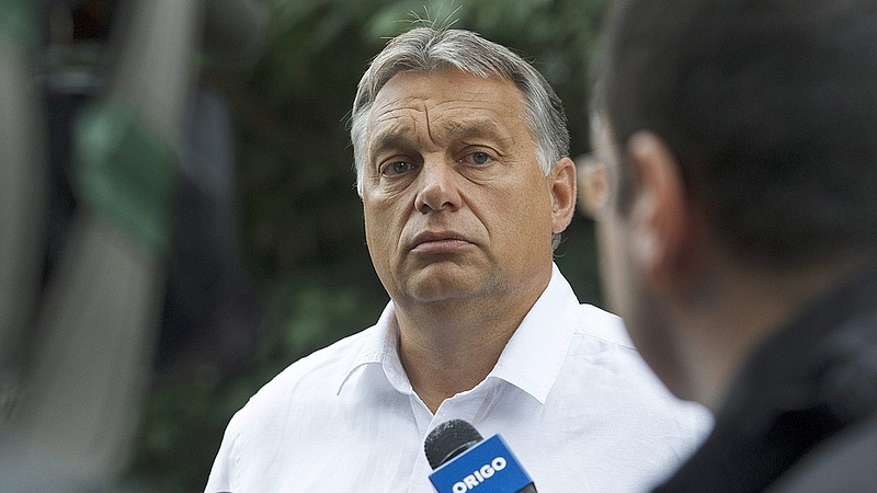 Orbán Párizsba utazott