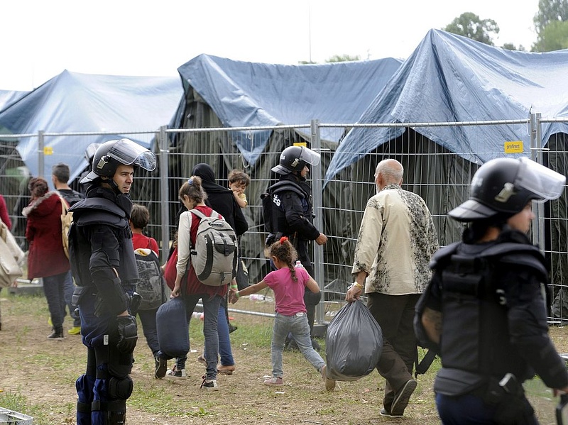 Állampolgárságot ad Olaszország a bevándorlók gyermekeinek