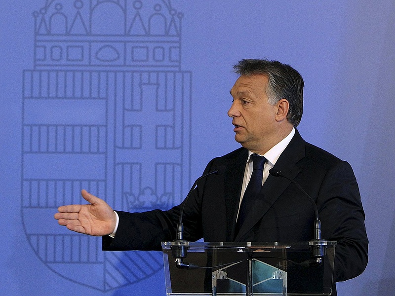 Orbán: menekülttábor nem lesz, sok visszatoloncolás igen