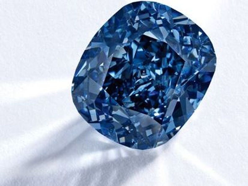 Kalapács alá kerül két rendkívüli gyémánt 