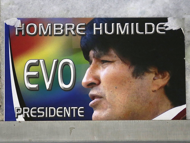 Lesre futott Evo Morales
