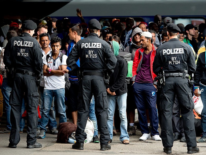 A német kormány nem ismer 1,5 millió menedékkérőről szóló előrejelzést
