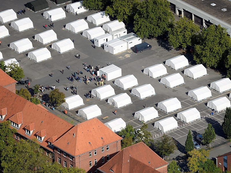 Menedékkérő-igazolványt vezetnek be a németek