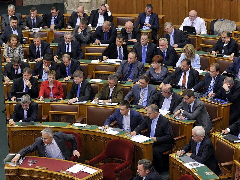 A foci Eb előtt még nagyott dobott a magyar parlament