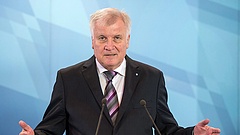 Horst Seehofer január 19-ig marad a bajor CSU elnöke