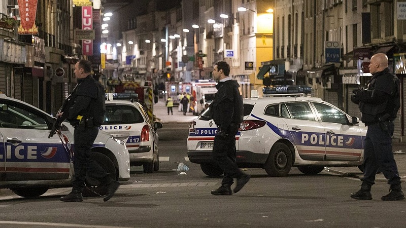 Fontos terroristaper kezdődött Párizsban