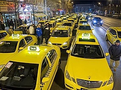 Valami készül a budapesti taxisok körében