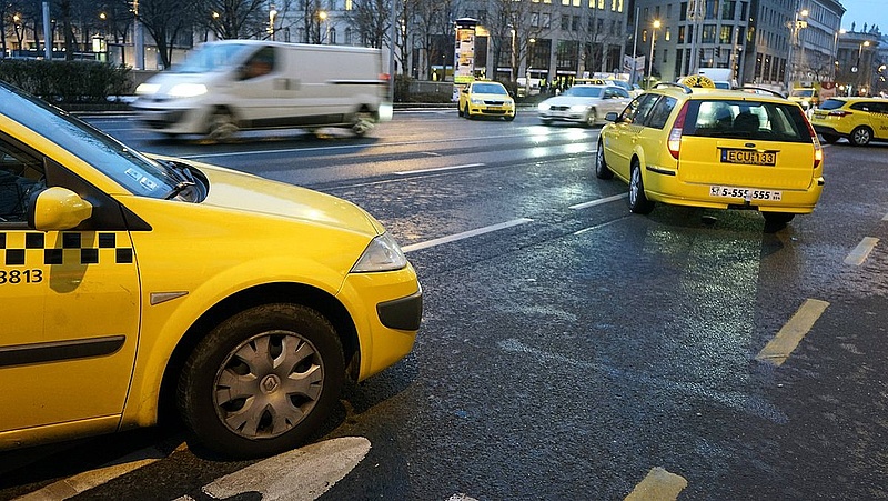 Vodafone-os szolgáltatással újított a Tele5 Taxi