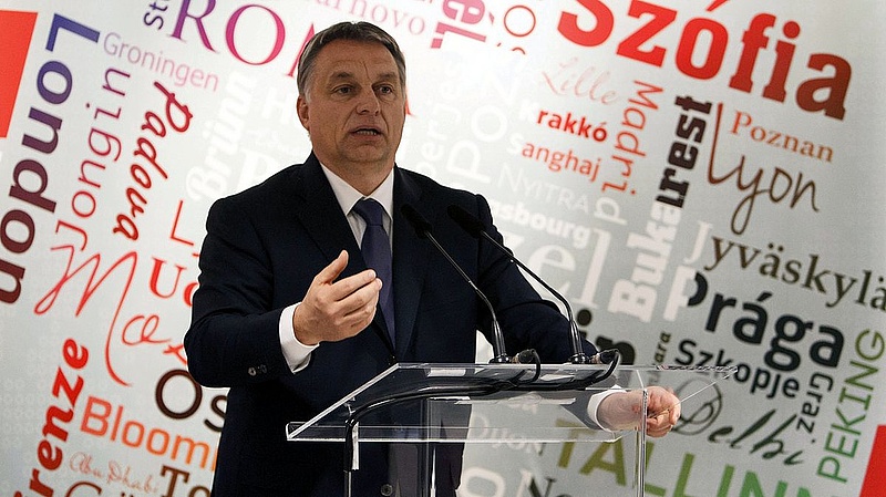 Orbán és társai visszahozzák a bukott szocializmust (FT)