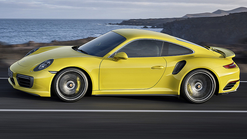 A Porsche leállította az újautó-értékesítést Európában