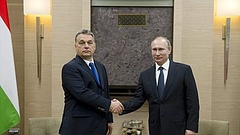 Kéz a kézben rohamra indul Orbán és Putyin