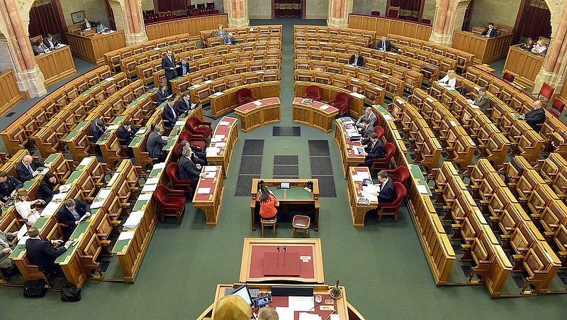 Elfogyhat a Fidesz többsége - leáll a parlament 
