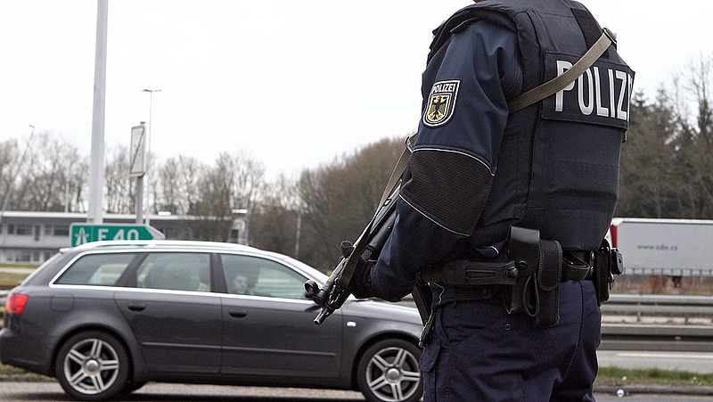 Két férfit őrizetbe vettek Németországban
