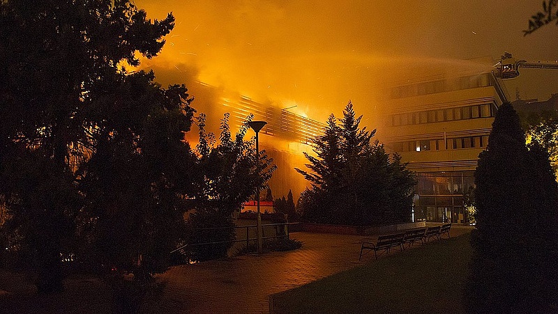 Kiderült, mi okozta az óriási tüzet a fővárosban