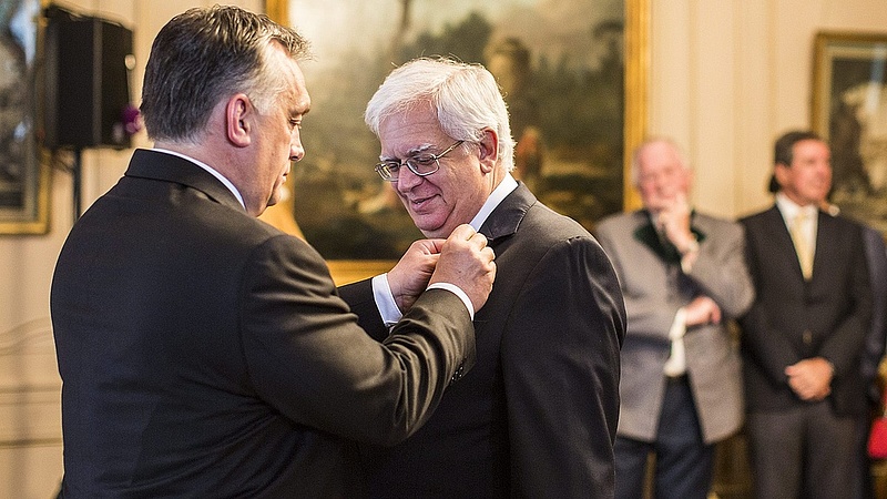 Magyarország európai megítélésének javításáért adott kitüntetést Orbán