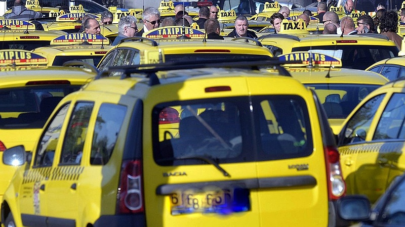 Átlépték a taxisok a kormány ingerküszöbét