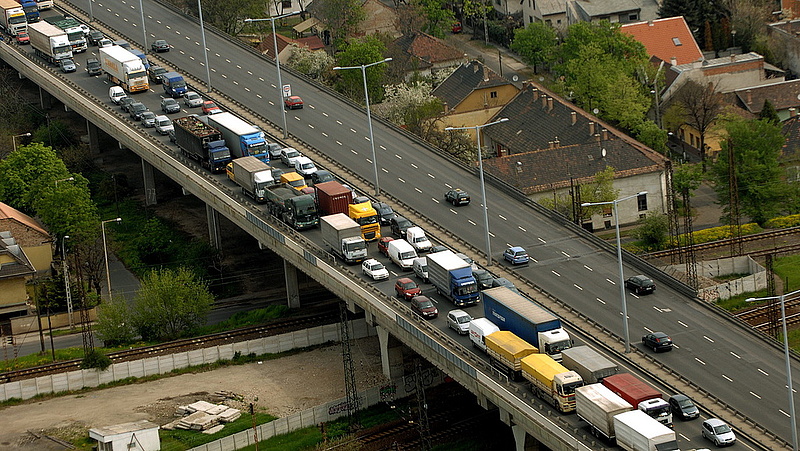 Változik a közlekedés az Árpád hídon