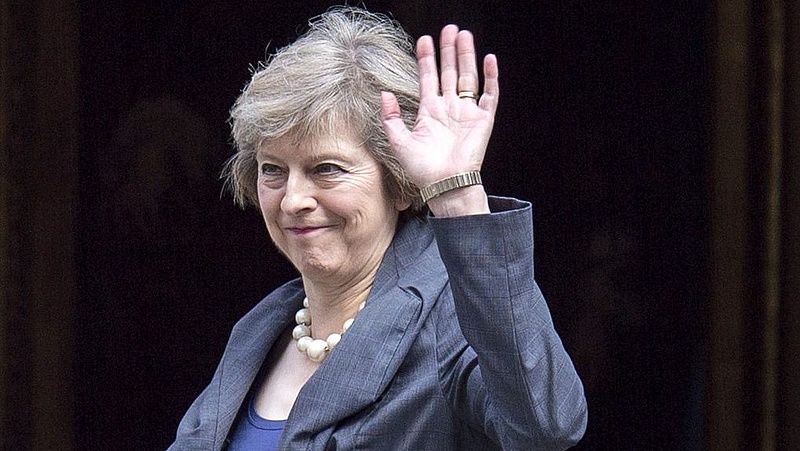 Lélegzetvélenyi időt kapott a miniszterelnök, hogy kiléphessenek az EU-ból
