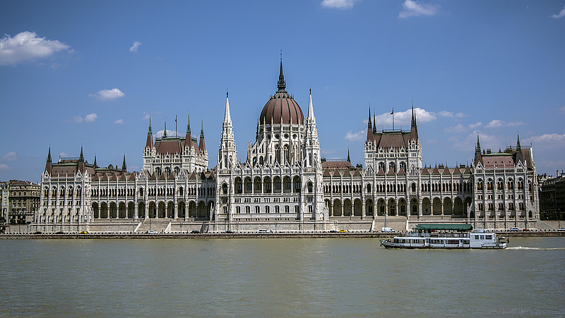 Nagyot lépett a magyar parlament
