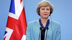 Üzent a Facebooknak és a Google-nak a brit miniszterelnök