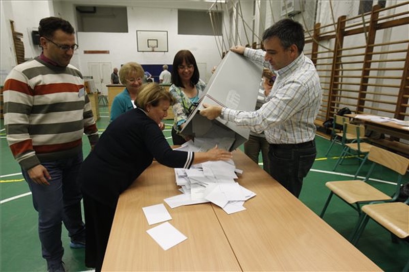 Magyar Helsinki Bizottság: Megtévesztette a választókat a kormány