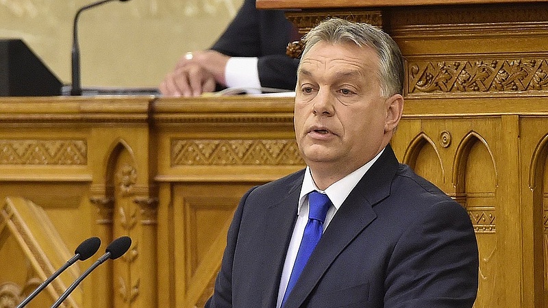 Így verné át Orbán az alaptörvény-módosítást