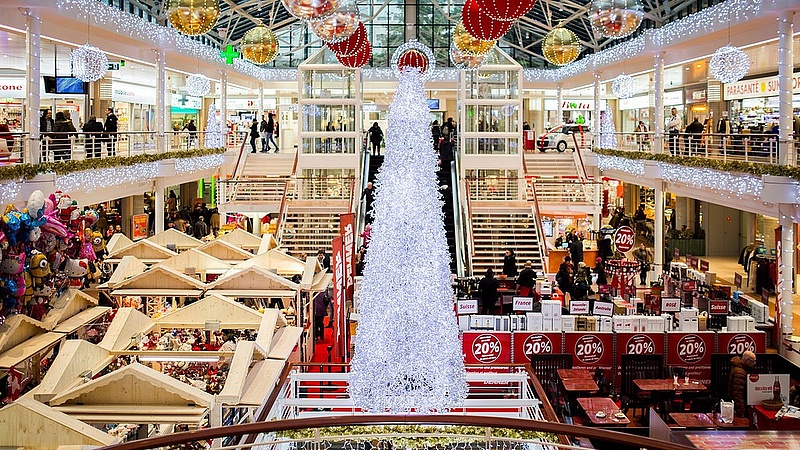 Indul a karácsony utáni roham a magyar boltokban
