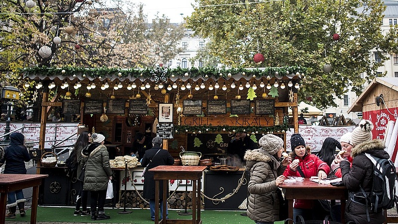 Lefújták a Vörösmarty téri karácsonyi vásárt  (frissítve)