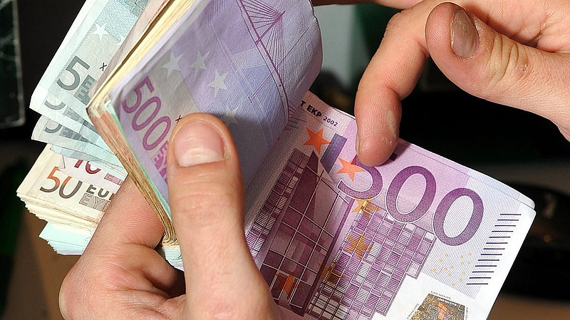 Hatalmasat kaszálnak a szlovákok az eurón