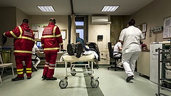 Nagy a baj kórházakban - mégis kevesebb sürgősségi osztályt működtetnének