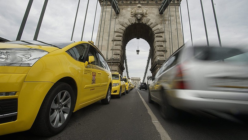 Indul a taxisháború - káosz jöhet Budapesten