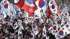 Hosszú börtönt kapott a volt koreai elnök strómanja
