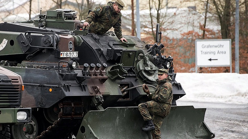 A németek csak akkor küldenek fegyvereket, ha az oroszok már a spájzban lesznek
